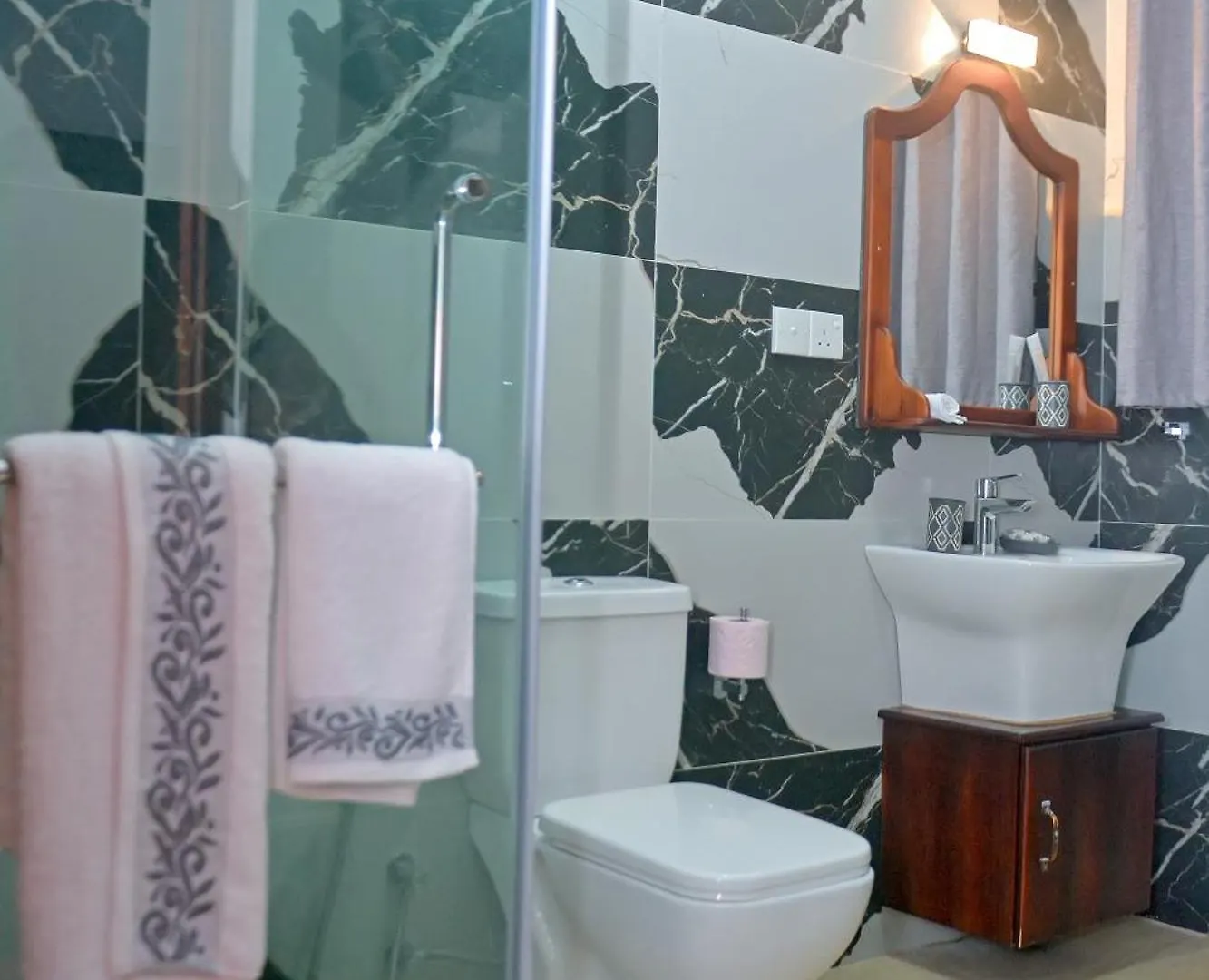 Elisach Serenity House - 4 Bhk Villa In Sri Lanka - Near To Airport Negombo
